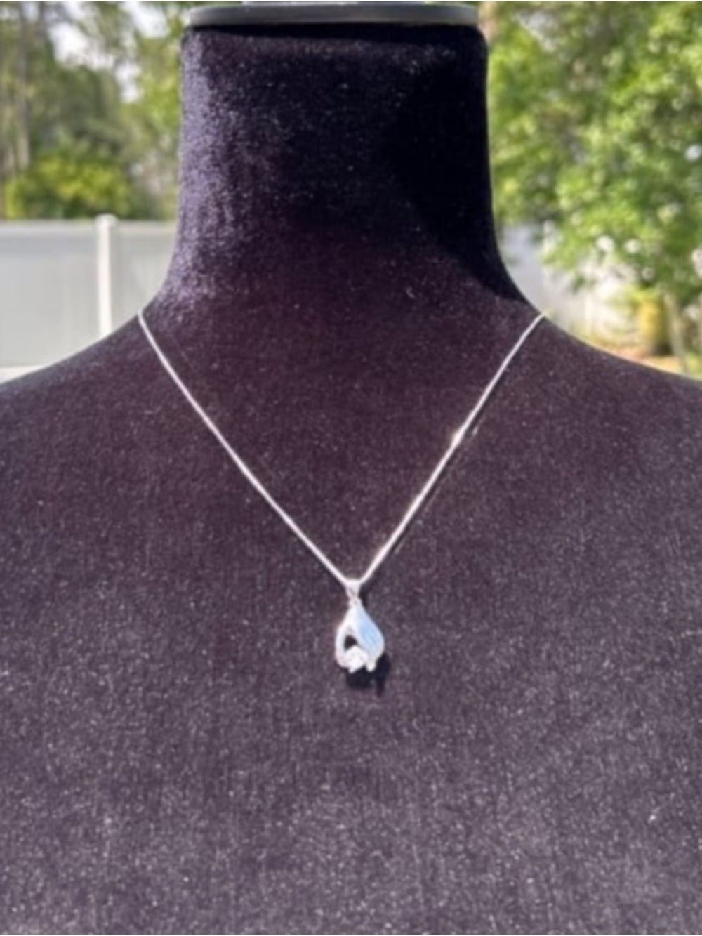 New hand necklace